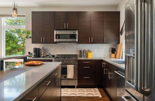 Fremont House | 3BR/2.5BA Modern Townhome, City view, Free Parking, EV Charger