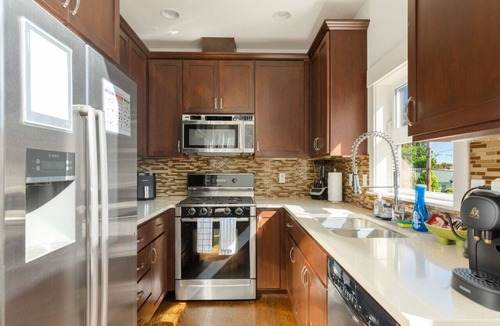 Seattle Metro Area Villa | 3BR 2.5BA The Orcas Parkside