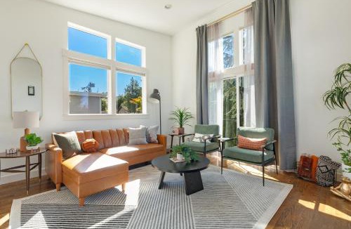 Seattle Metro Area House | 3BR 2.5BA The Orcas Parkside