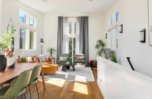 Seattle Metro Area House | 3BR 2.5BA The Orcas Parkside