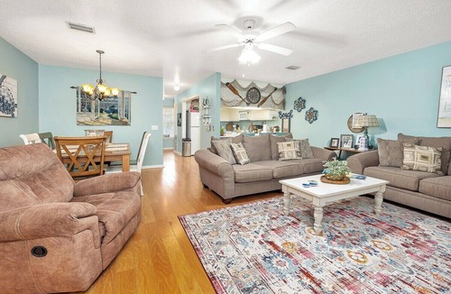 Demere Park House | 3BR/2.5BA Townhouse with Elevator & Community Pool