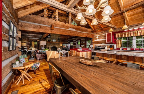 Helmsburg Cabin | 3BR, 2 BA Log Cabin