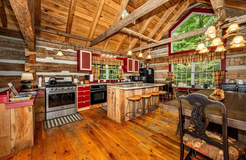 Helmsburg Cabin | 3BR, 2 BA Log Cabin