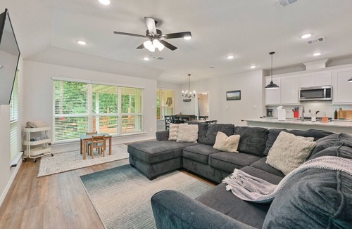 Westfield Village House | 3BR/2 Bath/Fenced in yard with Deck