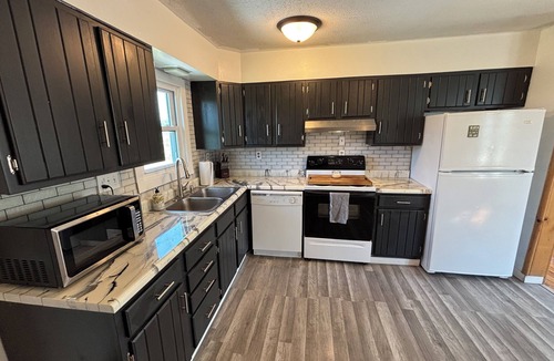 Moravia House | 3BR 2B Lake Rathbun home with community lake access and park