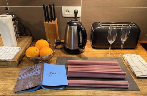 Les Halles Apartment | 3BR 2BA Apt Steps from the Louvre