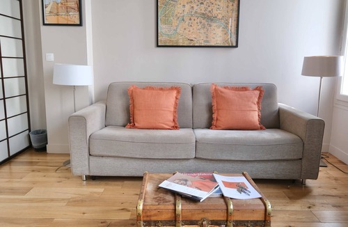 Les Halles Apartment | 3BR 2BA Apt Steps from the Louvre