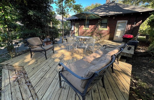 Cooper-Young Historic District House | 3BR 2BA Dynamite Cooper Young Craftsman 2 blocks from Cooper Young intersection!