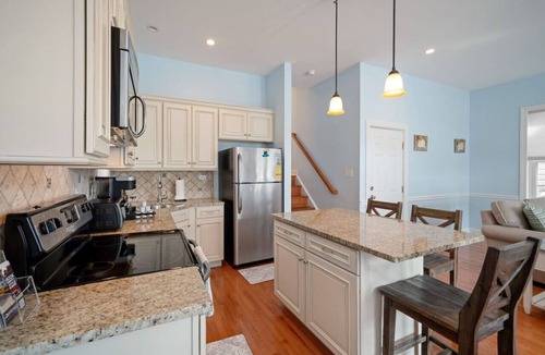 Gold Coast House | 3BR/2BA Modern Beach Home