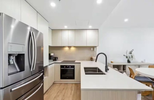 Gold Coast Apartment | 3BR, 2BA Unit with Pool, Parking & BBQ in Gold Coast