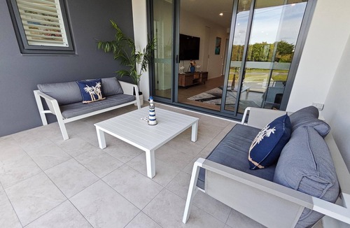 Gold Coast Apartment | 3BR, 2BA Unit with Pool, Parking & BBQ in Gold Coast