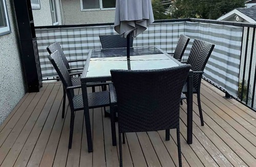 Brentwood House | 3BR/2BA Walking distance to UC