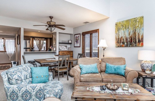 The Galena Territory Villa | 3BR, 3BA Townhome w/Sunporch + Fireplace