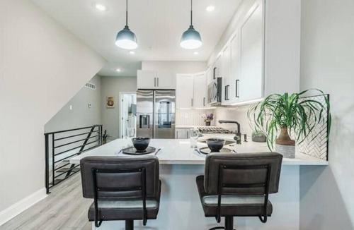 Philadelphia House | 3BR/3Bath Bi-Level Apt near CHOP