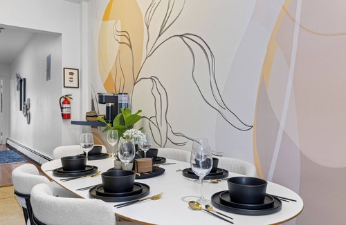 The Heights Apartment | 3BR/5BEDS+Backyrd+BBQ grill near NYC, MetLife w/parking