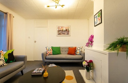 Bramcote House | 3br-5guests-parking-netflix-10mincentralnottingham