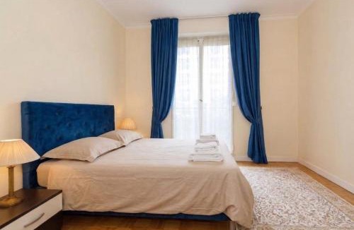 7th Arrondissement Apartment | 3BR Alexandre 3 La Tour Maubourg