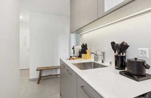 Oerlikon Apartment | 3BR Apartment only 10min away from Zurich center!