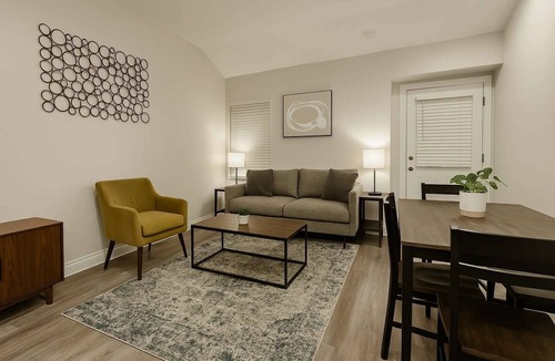 Avondale Apartment | 3BR Apt - Prime & Spacious