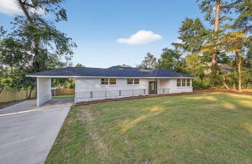 Forest Hills House | 3BR Augusta Retreat | EV Charger | Convenient Location