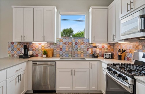 Montopolis House | 3BR Austin Escape Private Cowboy Pool & Casita