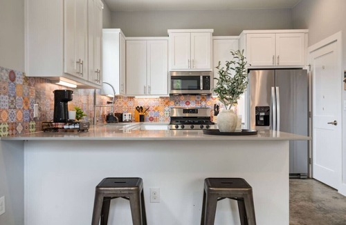 Montopolis House | 3BR Austin Escape Private Cowboy Pool & Casita