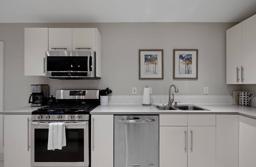 Crestview House | 3BR Austin Retreat | Near UT | Q2 | the Domain | Downtown