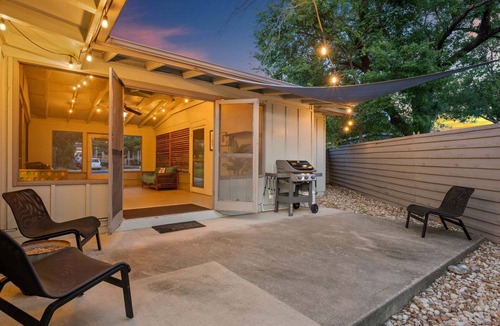 Crestview House | 3BR Austin Retreat | Near UT | Q2 | the Domain | Downtown