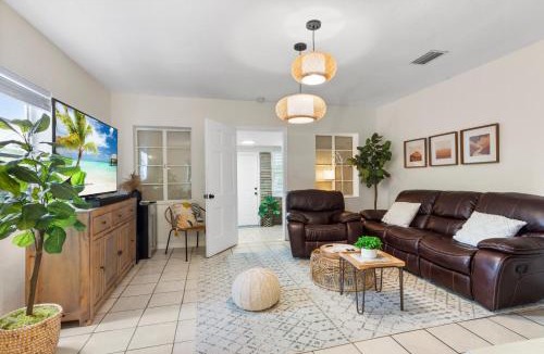 Miami Shores House | 3BR Boho Style Home w Private yard & Firepit