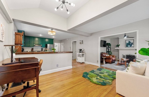 Oakhurst House | 3BR Bungalow by Oakhurst - Decatur