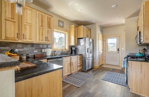 Granby Cabin | 3BR Cabin on Fraser River, Fish, Hike, Golf
