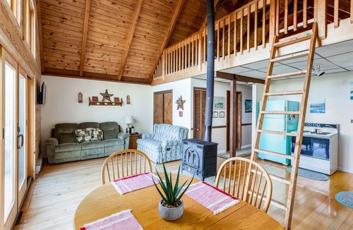 Great Cacapon Cabin | 3BR cabin w/scenic deck and pet-friendly