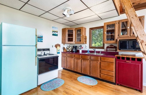 Great Cacapon Cabin | 3BR cabin w/scenic deck and pet-friendly