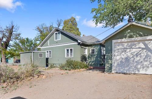 Aberdeen House | 3BR Charming Home Bright Space & Sleeps 8