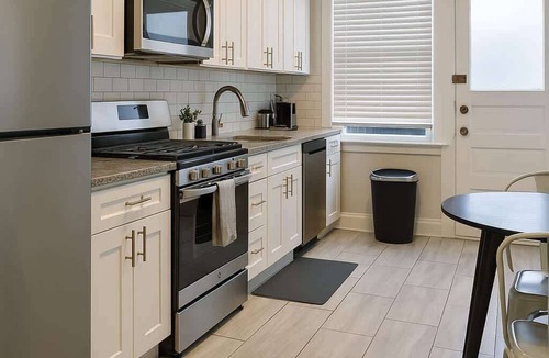 Hyde Park Apartment | 3BR | Complete & Well-Located Apt in Hyde Park