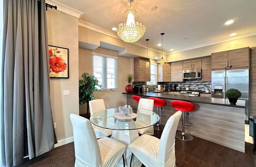 Glendale Condo | 3BR Condo, Glendale, GD1