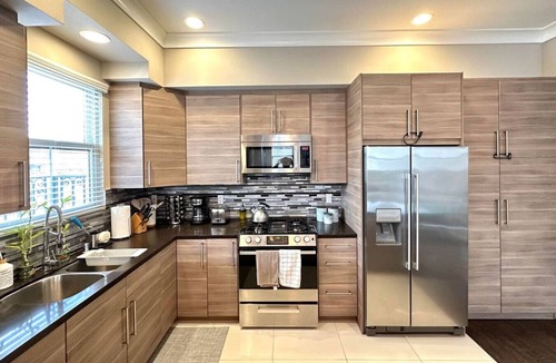 Glendale Condo | 3BR Condo, Glendale, GD1