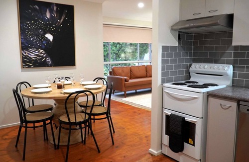Denman House | 3BR Contractor Friendly Home - Weekly Stays Denman