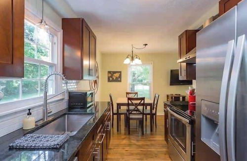 Inglewood House | 3BR Cottage - 3 Miles to Downtown