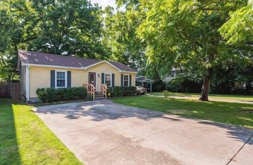 Inglewood House | 3BR Cottage - 3 Miles to Downtown