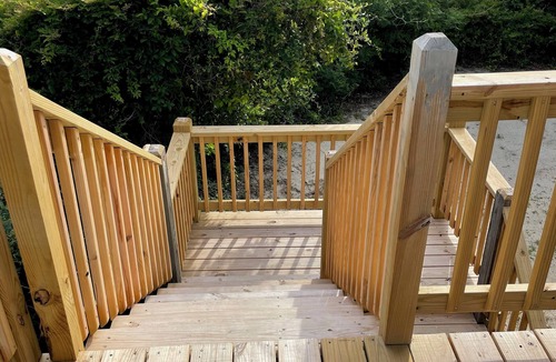 Emerald Isle House | 3BR Cottage – 3rd Row – Screened Porch & Outdoor Shower