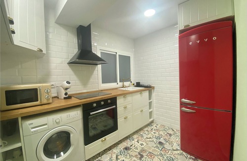 La Almozara Apartment | 3BR Cozy Apartment 5 min from AVE Station