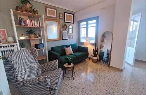 La Almozara Apartment | 3BR Cozy Apartment 5 min from AVE Station