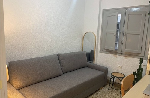 La Almozara Apartment | 3BR Cozy Apartment 5 min from AVE Station