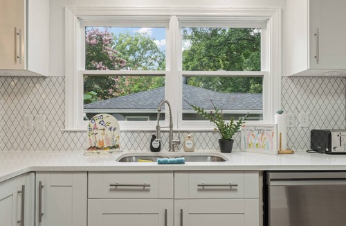 Briarcliff Heights House | 3BR Cozy Home <1 mile away from CHOA with Pets allowed and large deck