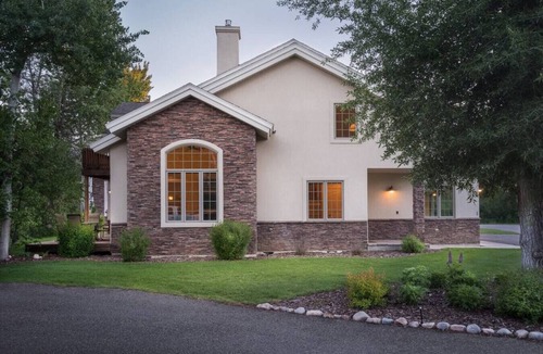 Driggs House | 3BR Creek Front on Ski Hill Rd