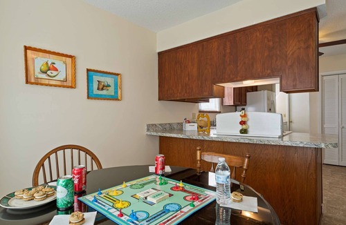 Southside House | 3BR Dog-Friendly Home w/Fenced Yard Near River & Golf