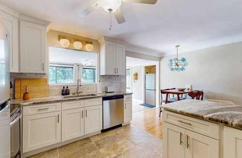 Mount Dora House | 3BR Dog-Friendly House, Central A/C, Cornhole