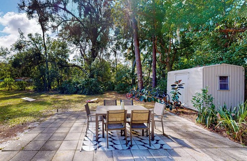 Mount Dora House | 3BR Dog-Friendly House, Central A/C, Cornhole