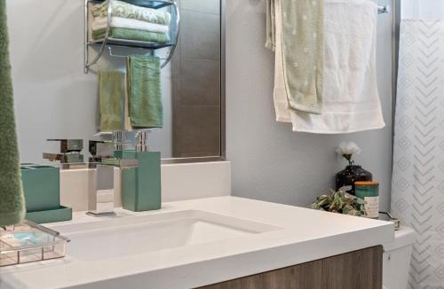 Houston House | 3BR Ensuite in Galleria 15 Min to FIFA Sleeps 6